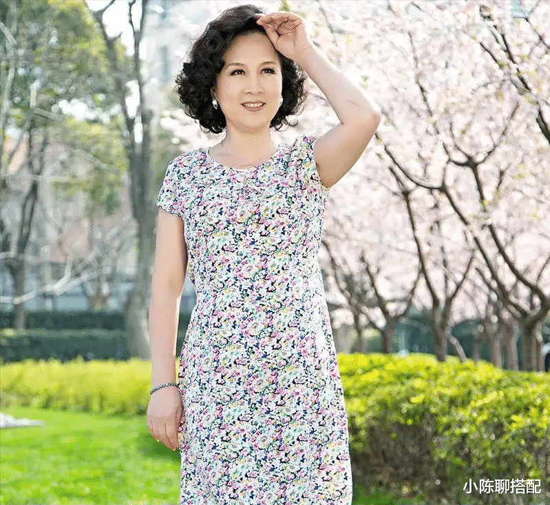 温碧霞 上了年纪的女人：裤子穿太宽，裙子选太花，不是显老就是显廉价