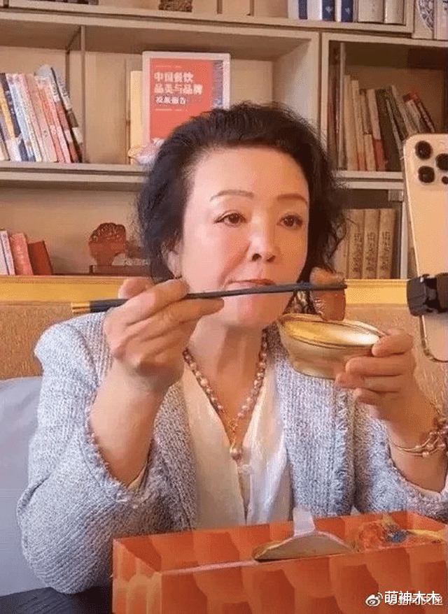 大S|具俊晔抵台进入隔离模式，隔离酒店一晚千元，大S送饮料感谢媒体