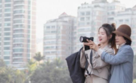 杨洋|一手好牌打稀烂?孟羽童冲进直播带货赛道,“接班人”是个嚼头?