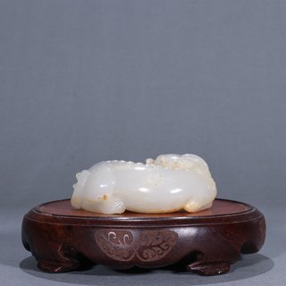 新疆维吾尔自治区|清代 新疆和田玉瑞兽雕件