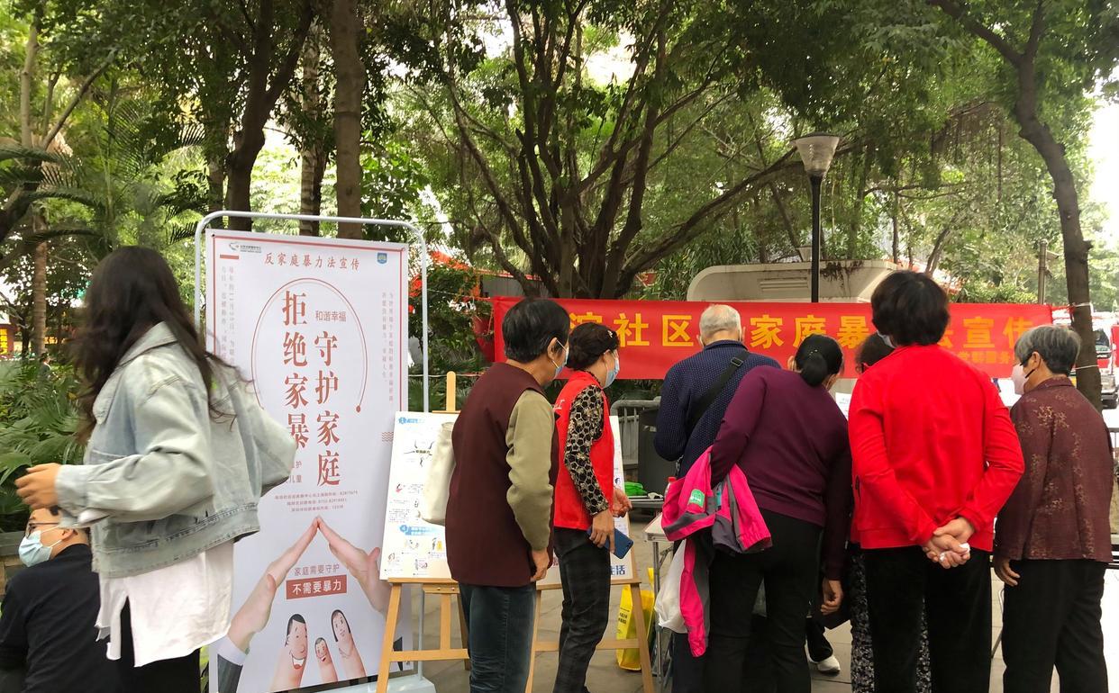 被公公打的头破血流 是家暴还是故意伤害 网友吵翻天