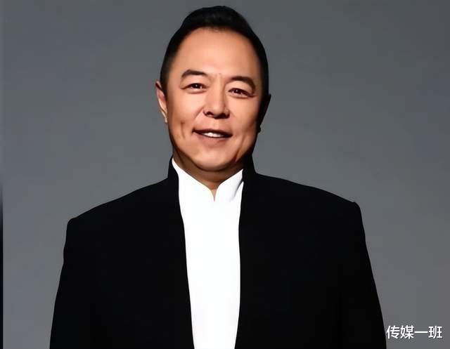 国籍|明星为何总爱改国籍？李连杰为赚钱成美国籍，刘亦菲因国籍被骂