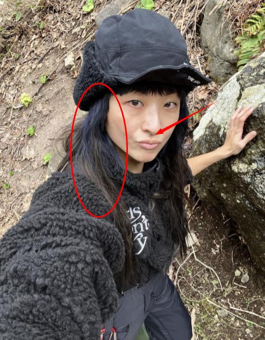 陈奕迅|陈奕迅妻女近照曝光,打鼻环染发超时尚,趴地挖菜被夸接地气