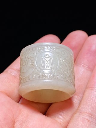 乾隆|清乾隆 和田玉籽料 白玉 云龙纹 长宜 扳指 把件