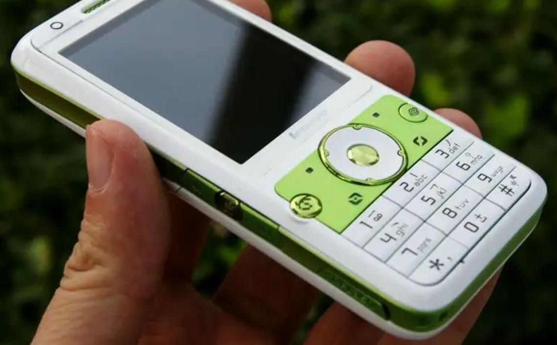 富士康|联想手机也曾是“国货之光”？这三款机型见证“高光”时刻