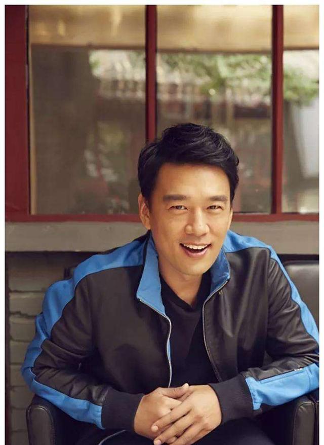 王耀庆|王耀庆:与妻子从校服到婚纱,携手20年0绯闻,慢生活也幸福