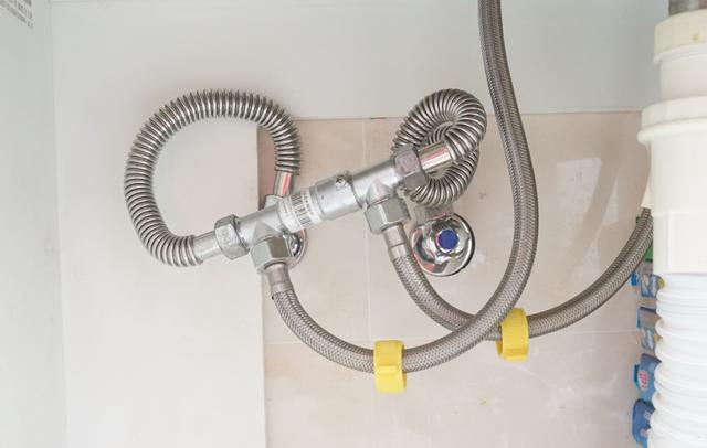 住了三年的精装房,业主群里都在吐槽:这5种东西要尽早换掉