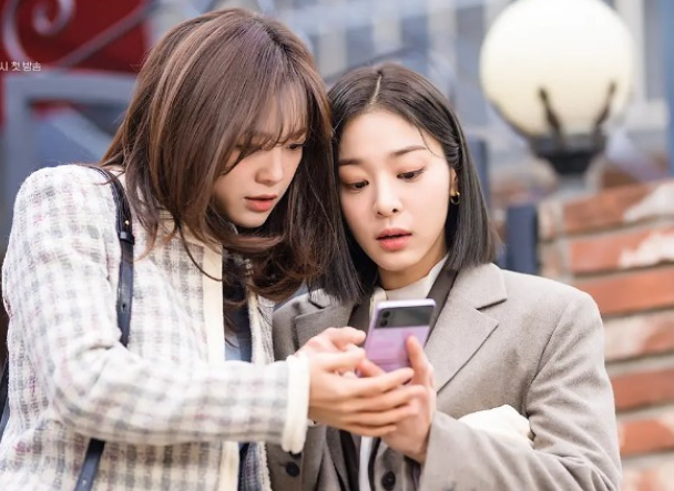 社内相亲|《社内相亲》第2集解析心得：姜泰武和夏莉荧幕初吻，契约情侣上线