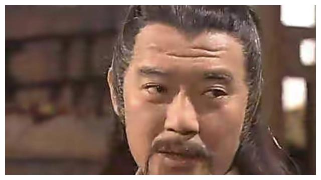 李立群|70岁李立群吃路边摊,低调打扮令路人认不出,生活惬意被赞接地气