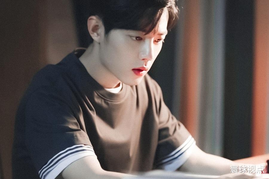 余生|剧情生硬BUG不断,台词功底不过关,肖战《余生》收视不降反增