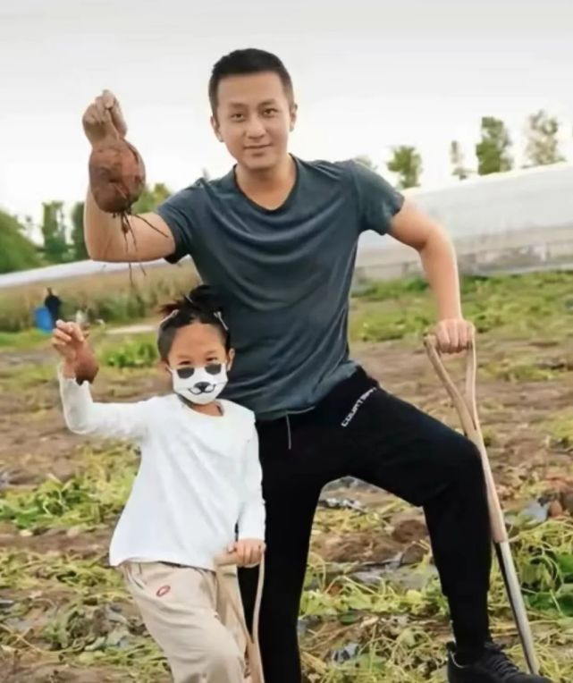 孙俪|?邓超近照暴瘦五官大变样，孙俪也眼凸脖子鼓，这对夫妻到底怎么了？