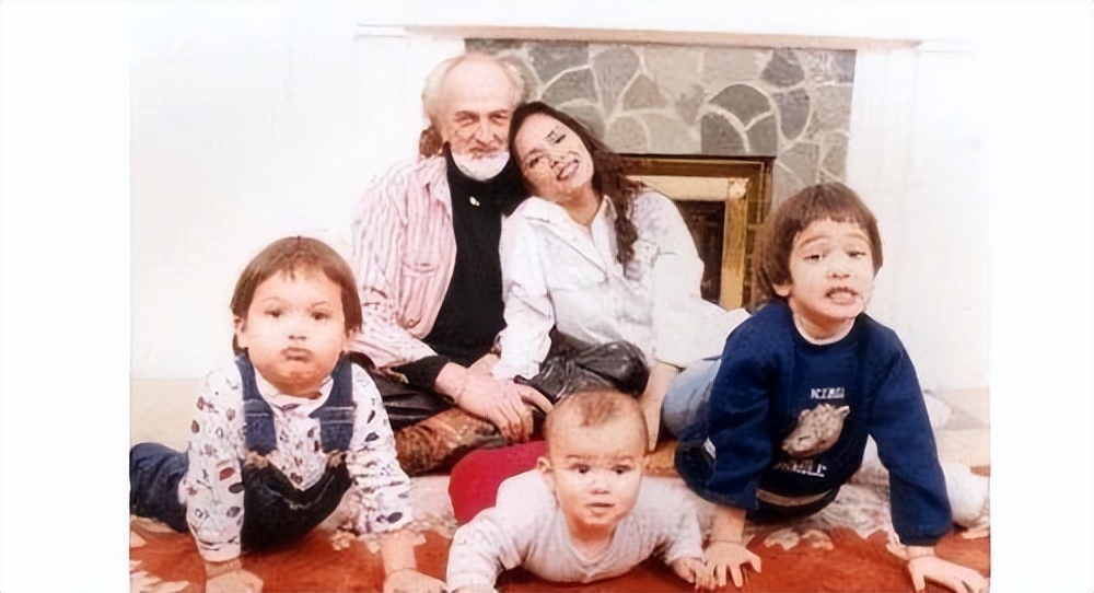 韦唯|“歌坛天后”韦唯：因跨国婚姻被冻结资产，星途惨淡综艺一轮游