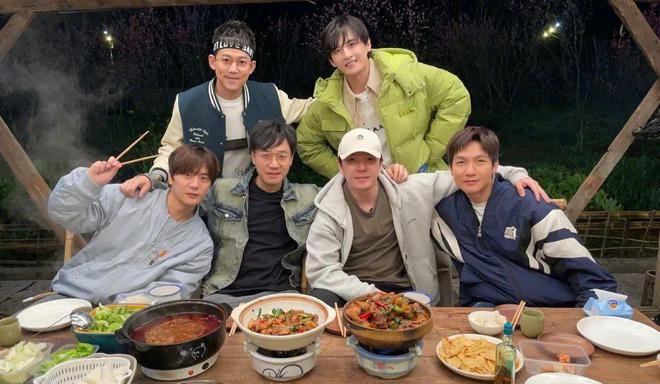 陈楚生|再就业男团新综艺开播，陈楚生都被带偏了，大家的快乐又回来啦