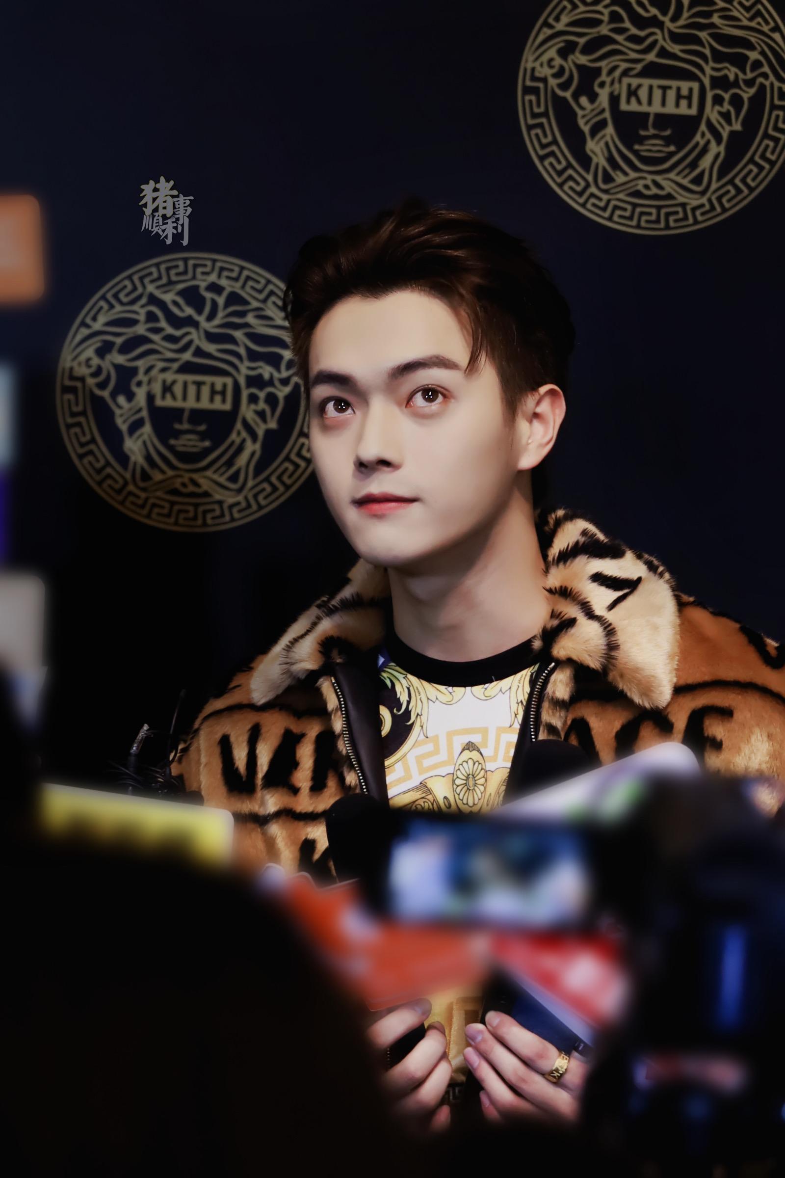 |肖战登顶“2022年中国名人榜”，赵露思真的接班赵丽颖了吗