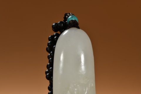 |和田玉螭龙挂件