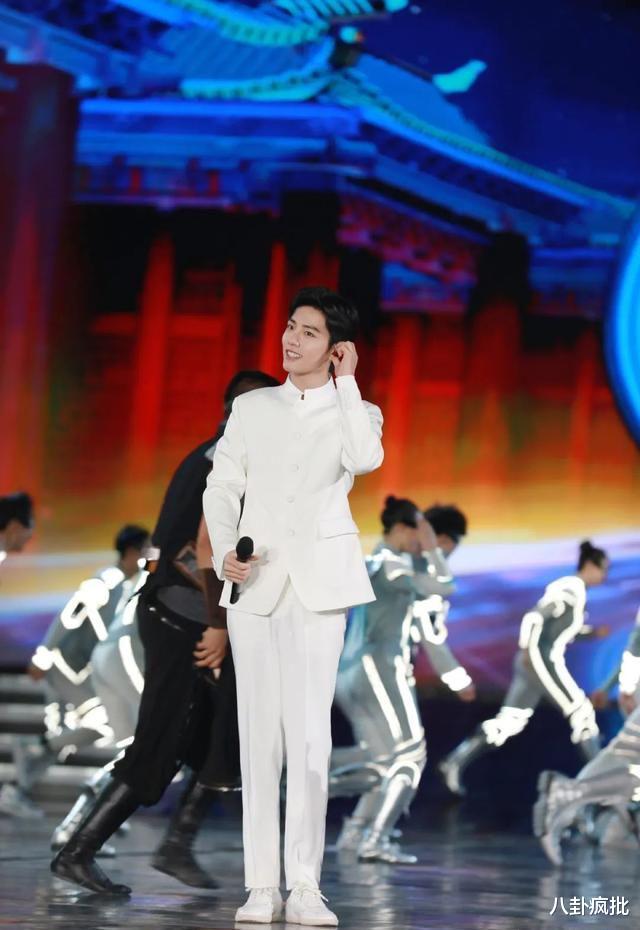 肖战|肖战勇敢？王一博元宇宙？AB三人行？林俊杰作妖？王嘉尔黑历史？