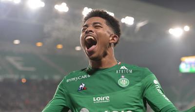 断腿半年，依旧标价7500万！点赞引发球迷遐想，福法纳有何来头？