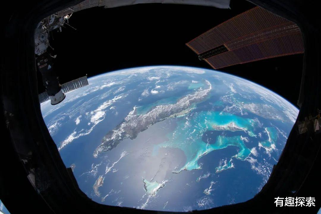 空间站宇航员巧拍南亚夜景,四大非凡景观,两道蓝色亮光引人注目