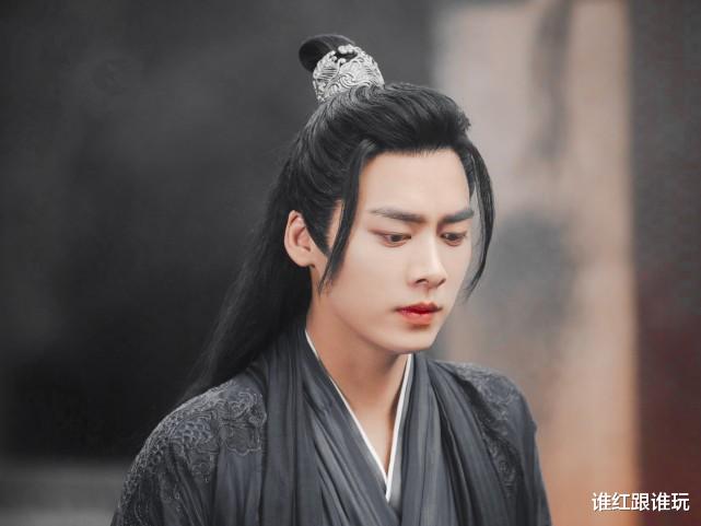 李易峰|《镜双城》开播，34岁李易峰依旧古装美男，陈钰琪或许这次能火！