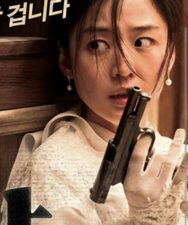 秋瓷炫|当看似柔弱的女神在剧中拿起枪颇显帅气 哪一位最令你感到着迷?