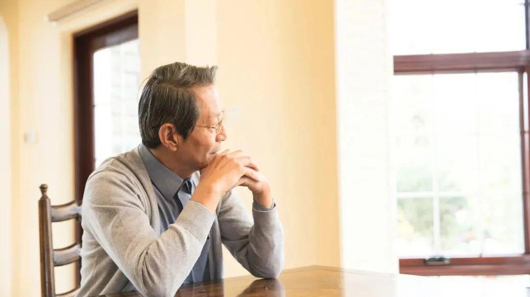 富川|2位同事退休时的状态,让我明白了3个“职场潜规则”,你懂了吗?