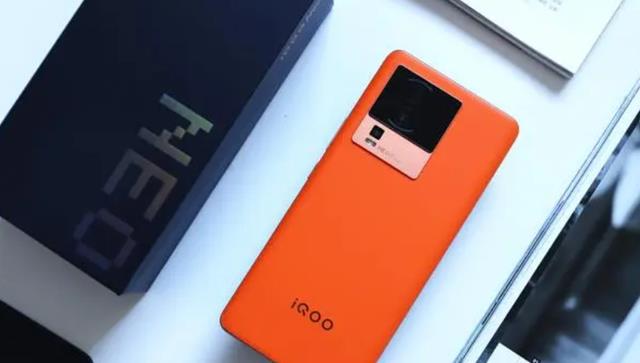 iqoo|iQOONeo7SE秀肌肉，主打性能和续航，仍然不缺性价比
