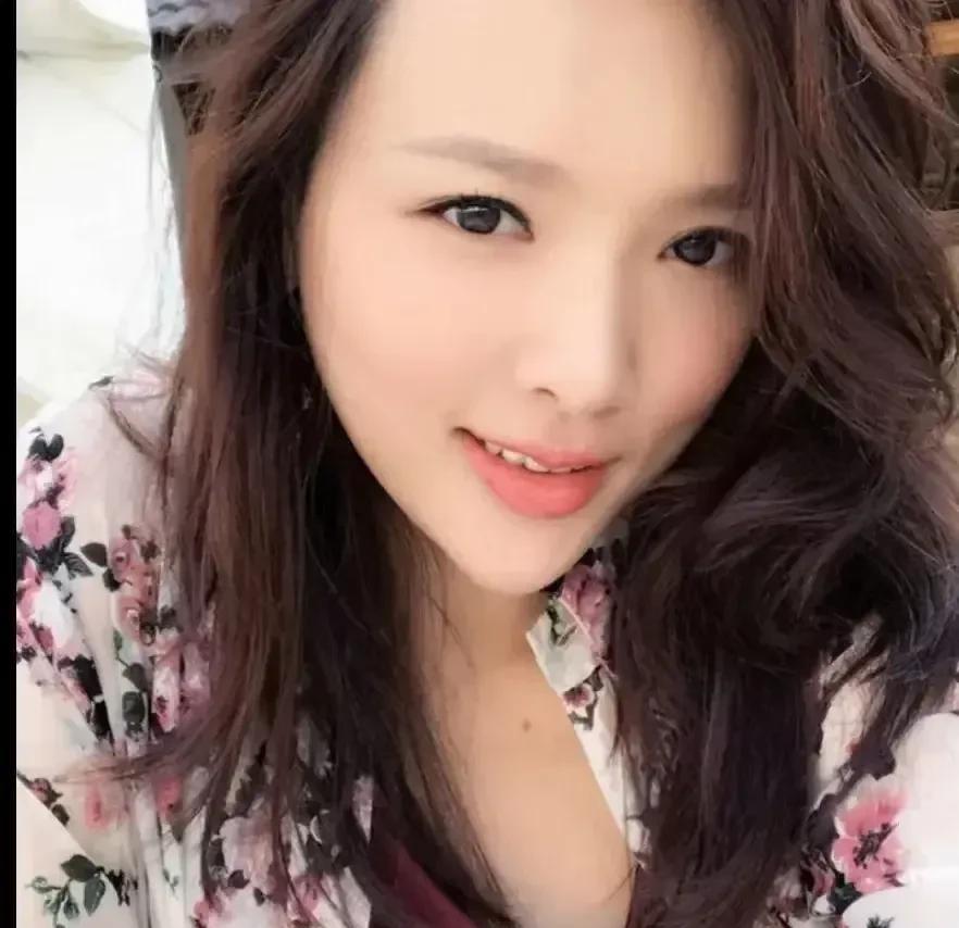 鹿晗|她是赵本山最漂亮的女徒弟“香秀”,因为整容失败哭的梨花带雨