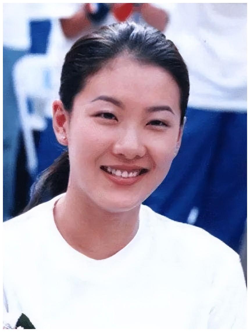 伏明霞|跳水皇后伏明霞近照，44岁的她，苍老得很厉害，比同龄人显老多了