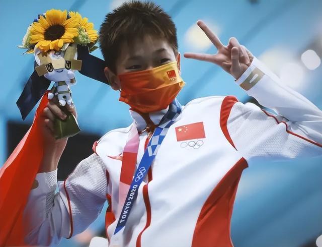 全红婵 陈若琳操刀!全红婵妹妹头变中分,对新发型非常满意