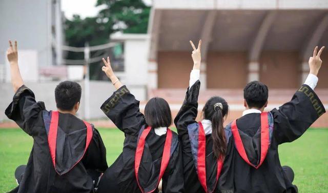 大学生|韩企太让人寒心了，招工人给6000元，招大学本科却只给3000元