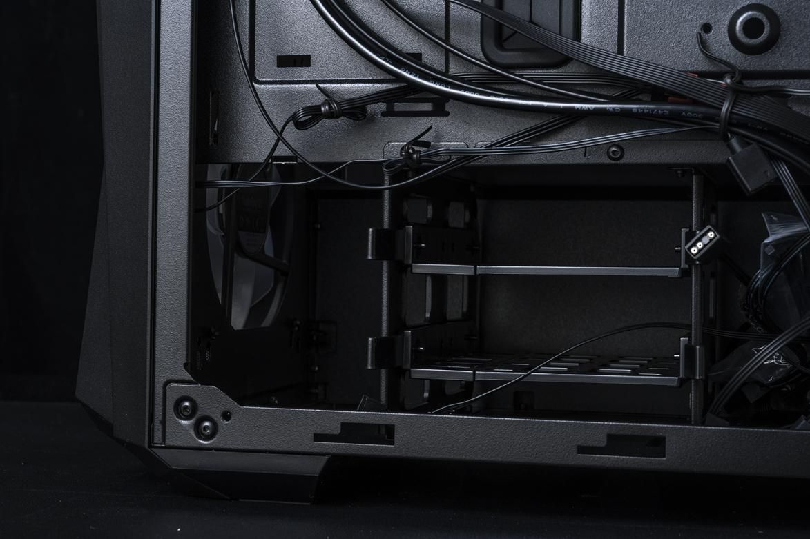 机箱|中塔机箱极致，经典与创新汇聚，酷冷至尊毁灭者500装机赏析