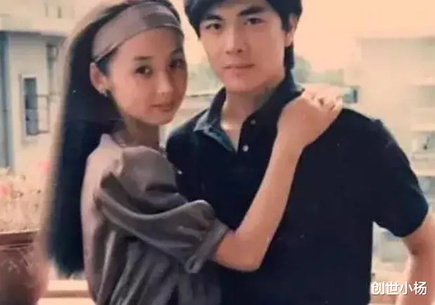 老照片 妈妈颜值“碾压”全家是什么体验？父母老照片走红，太美了
