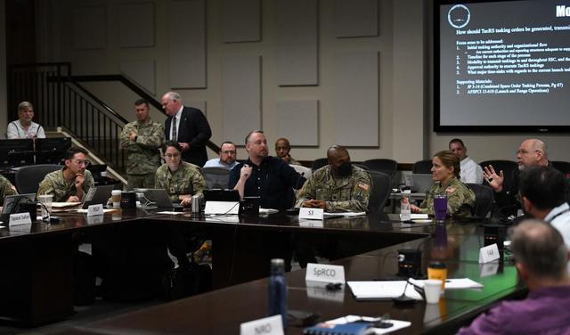 卫星|建造至少4层军事卫星星座,从地球到月球都有,新办公室已经成立