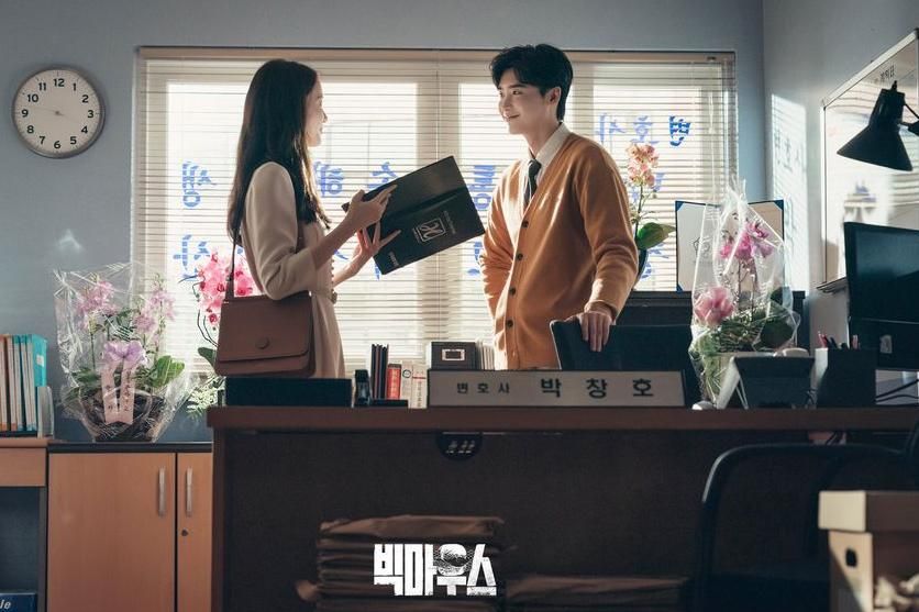 黑话律师|剧评丨《黑话律师》创下高收视却虎头蛇尾,林允儿成最惨女主