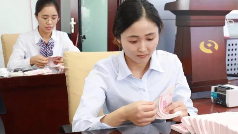 银行|又一铁饭碗公开招聘，学历门槛放低到专科，部分岗位提供正式编制