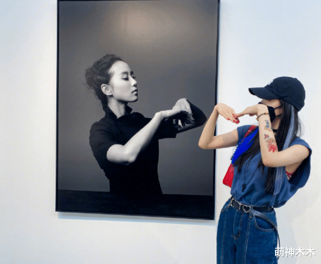 才不要和老板谈恋爱|被孤立、发丑照、相互内涵，这些大咖姐妹翻脸比翻书还快