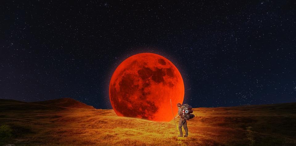 11月8日,千年难得一遇的血月掩天王星将现身!血月预示了不详吗