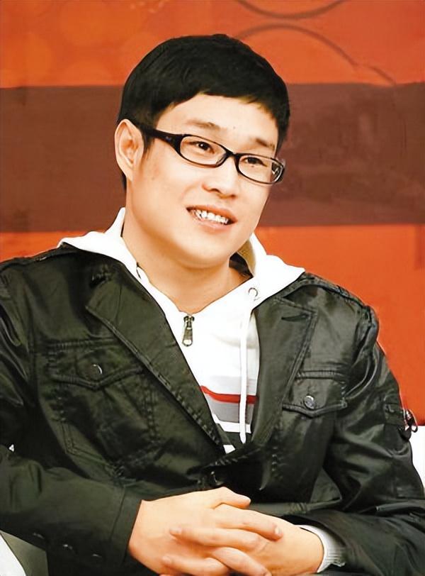 小沈阳|坎坷的小沈阳:与赵本山情同父子,走红后怎样对待结发妻?