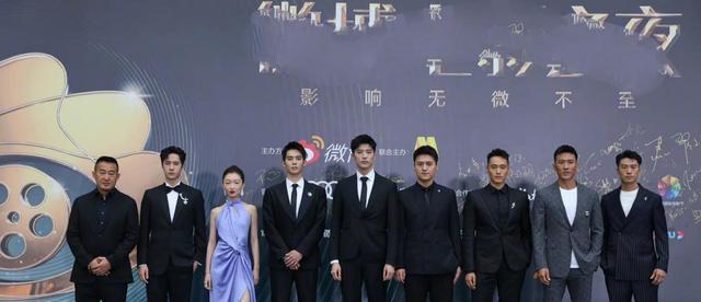 电影|电影之夜红毯,王一博全程不看周冬雨,沈腾搞笑,张天爱显头大