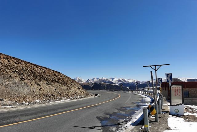 川藏公路|318川藏线风景很美，号称此生必驾，当地人却呼吁游客不要再来了