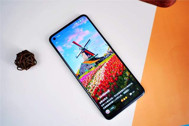 iPhone|性能直追iPhone13，体验全面提升，真我GT2，老婆很满意