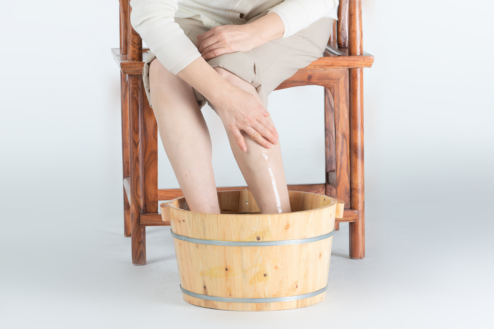 红枣|冬天泡脚有讲究:什么条件的人适宜泡脚?