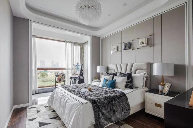 他家新房117㎡,现代欧式风格装修,进门就被背景墙吸引了!