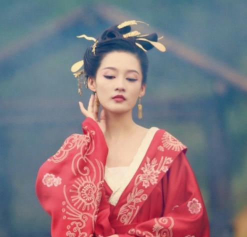 陈晓|《梦华录》后陈晓再接大剧？女主不输刘亦菲，网友：感觉很新鲜