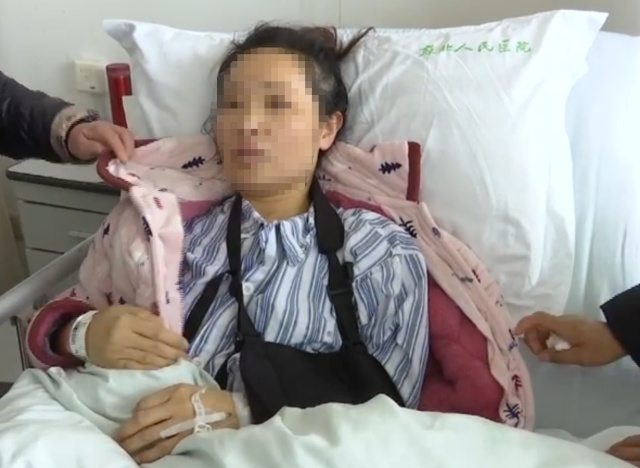 “我就轻轻扶了一下,骨折凭什么要我赔偿?”