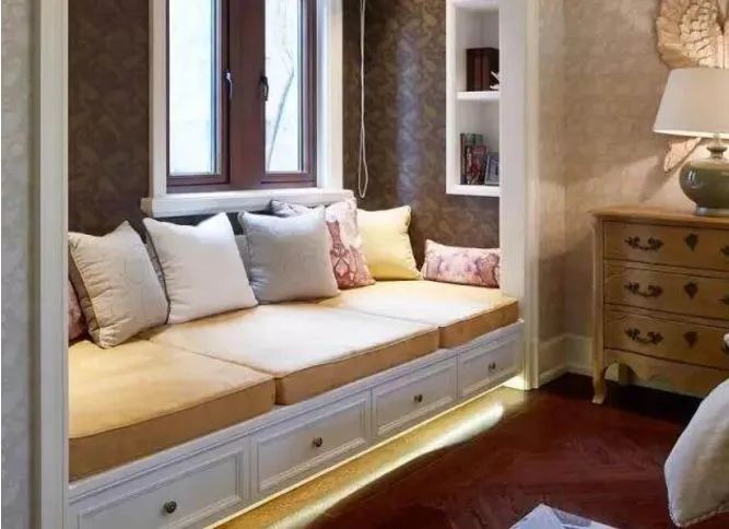 老公坚持要砸卧室飘窗，不砸就是浪费空间，完工后发现他是对的！