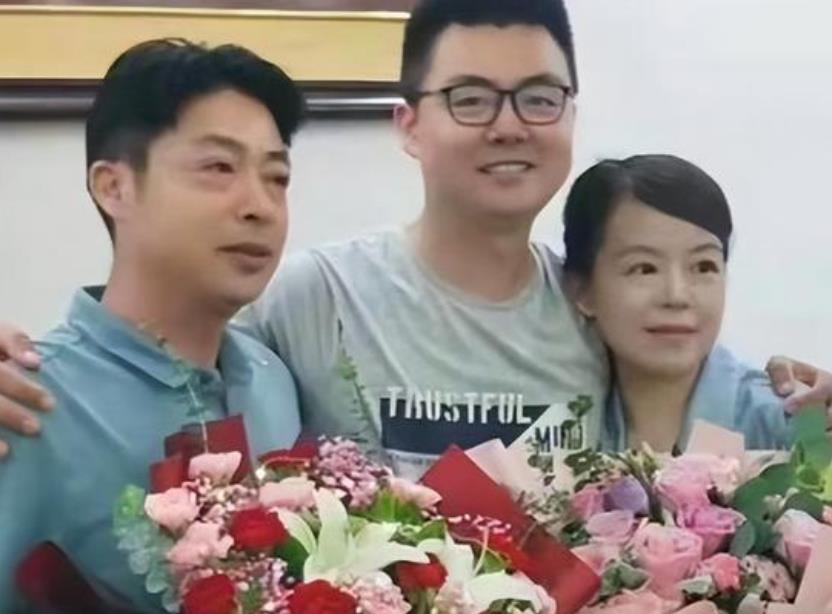 |毁三观！姚策堂嫂出面直播为老杜洗白，许姚田是永远的一家人