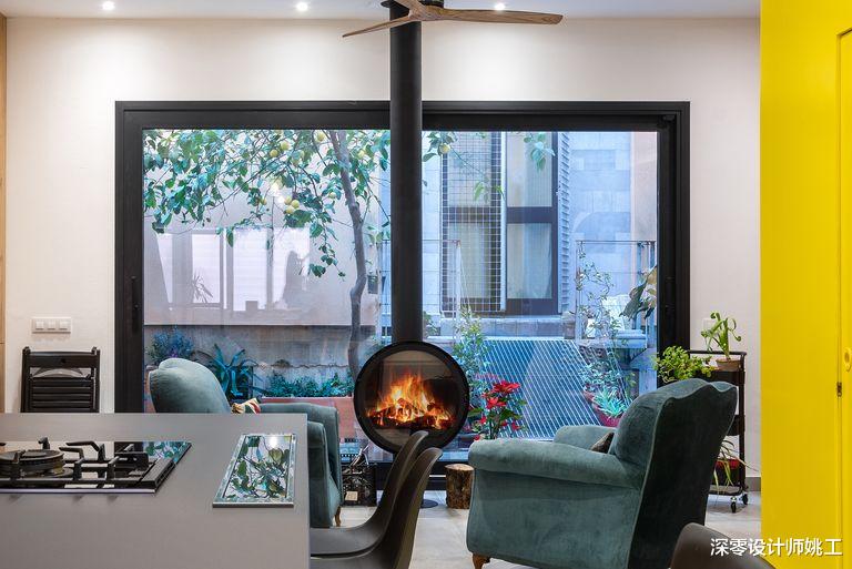 楼梯下打造厨房,带个美丽庭院,她家120㎡复式,全屋没有一丝俗气