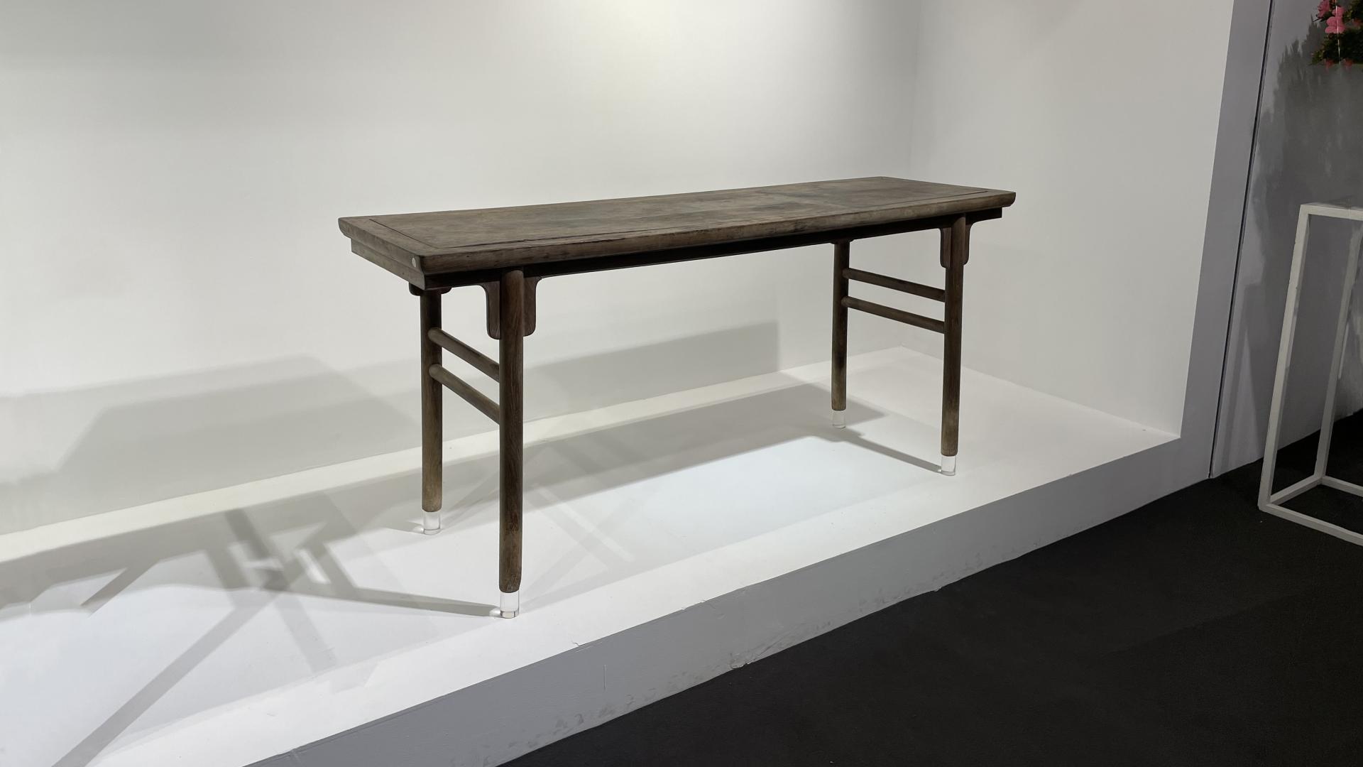 |老底所剩无几，好在黄花梨条案有个孪生兄弟