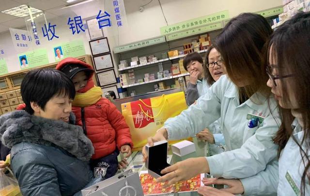 雌激素|“太太口服液”深耕中年女性市场,曾销量可观,如今还受欢迎吗?